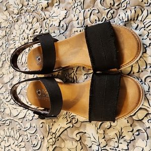Bobs memory foam sandals size  9 black